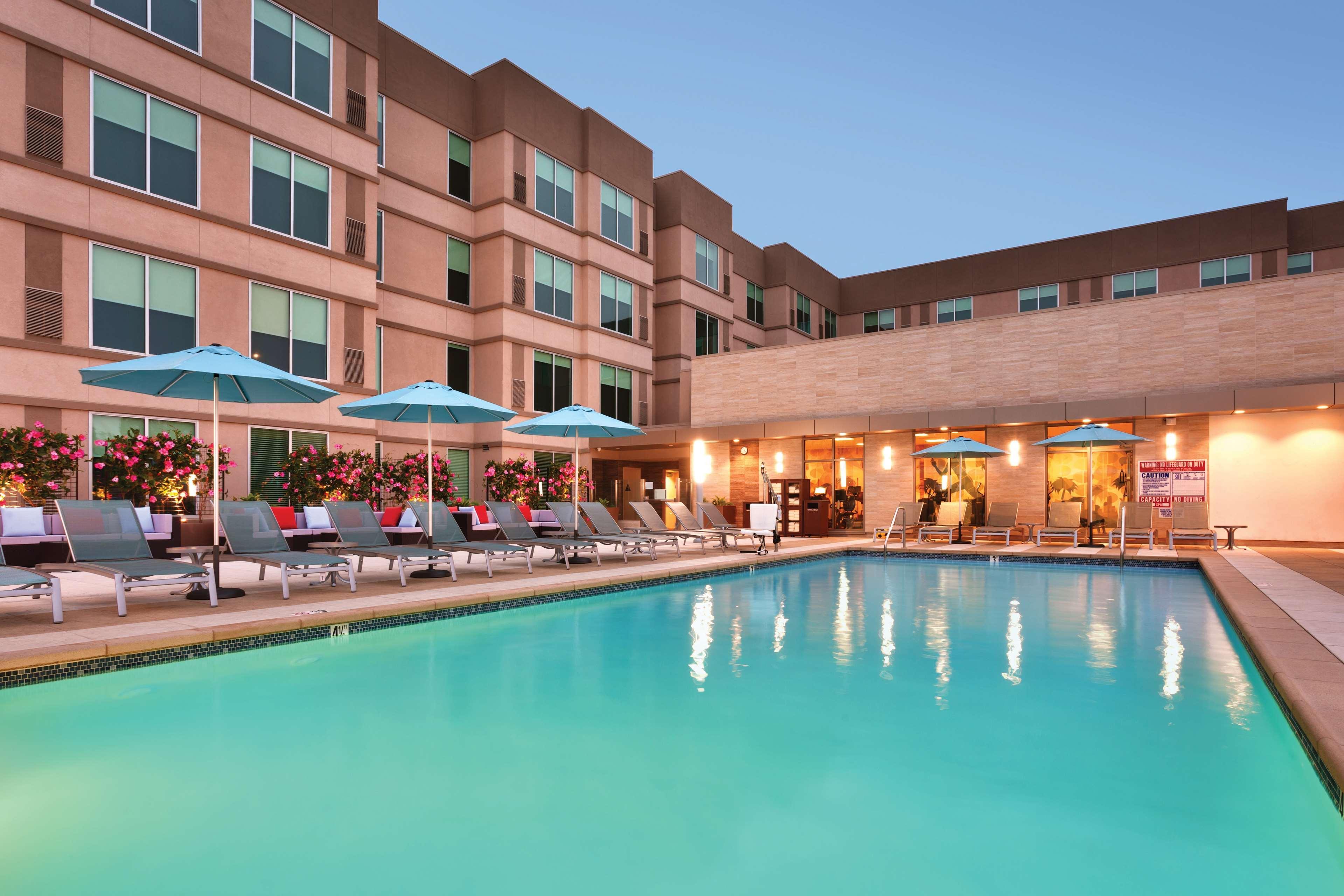 Hyatt House At Anaheim Resort/Convention Center Dış mekan fotoğraf
