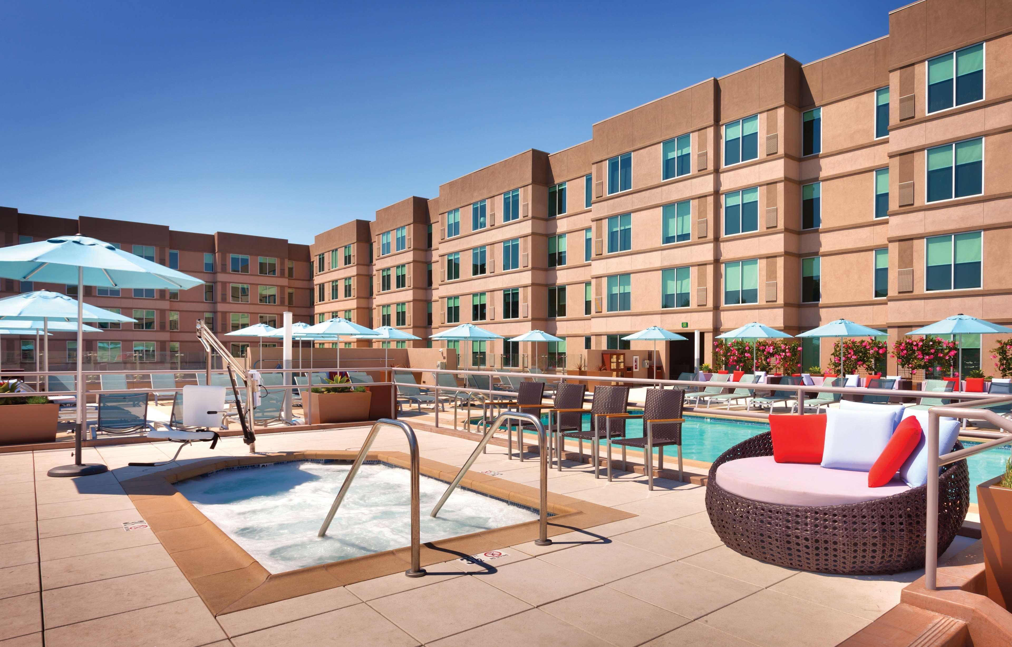 Hyatt House At Anaheim Resort/Convention Center Dış mekan fotoğraf