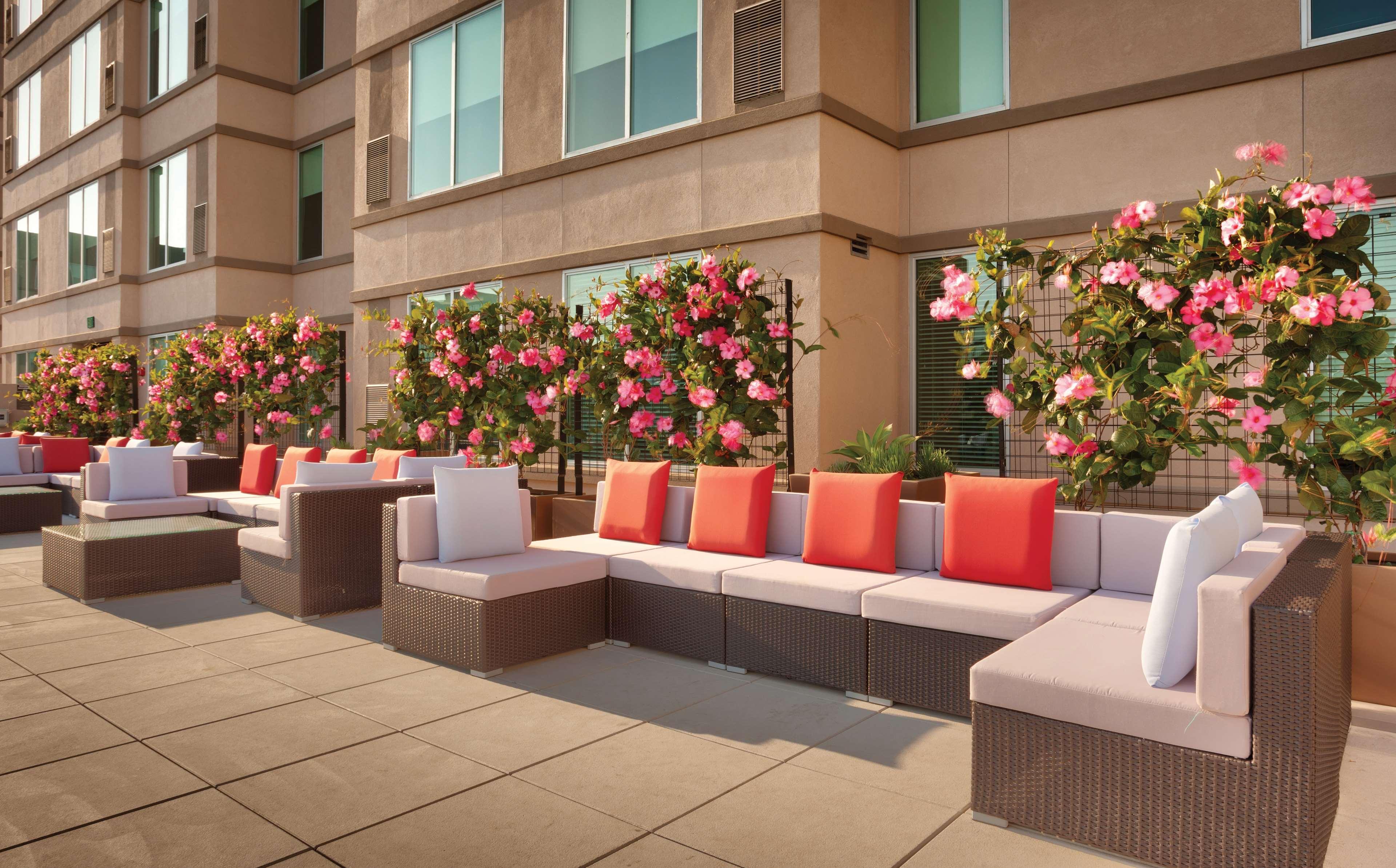 Hyatt House At Anaheim Resort/Convention Center Dış mekan fotoğraf